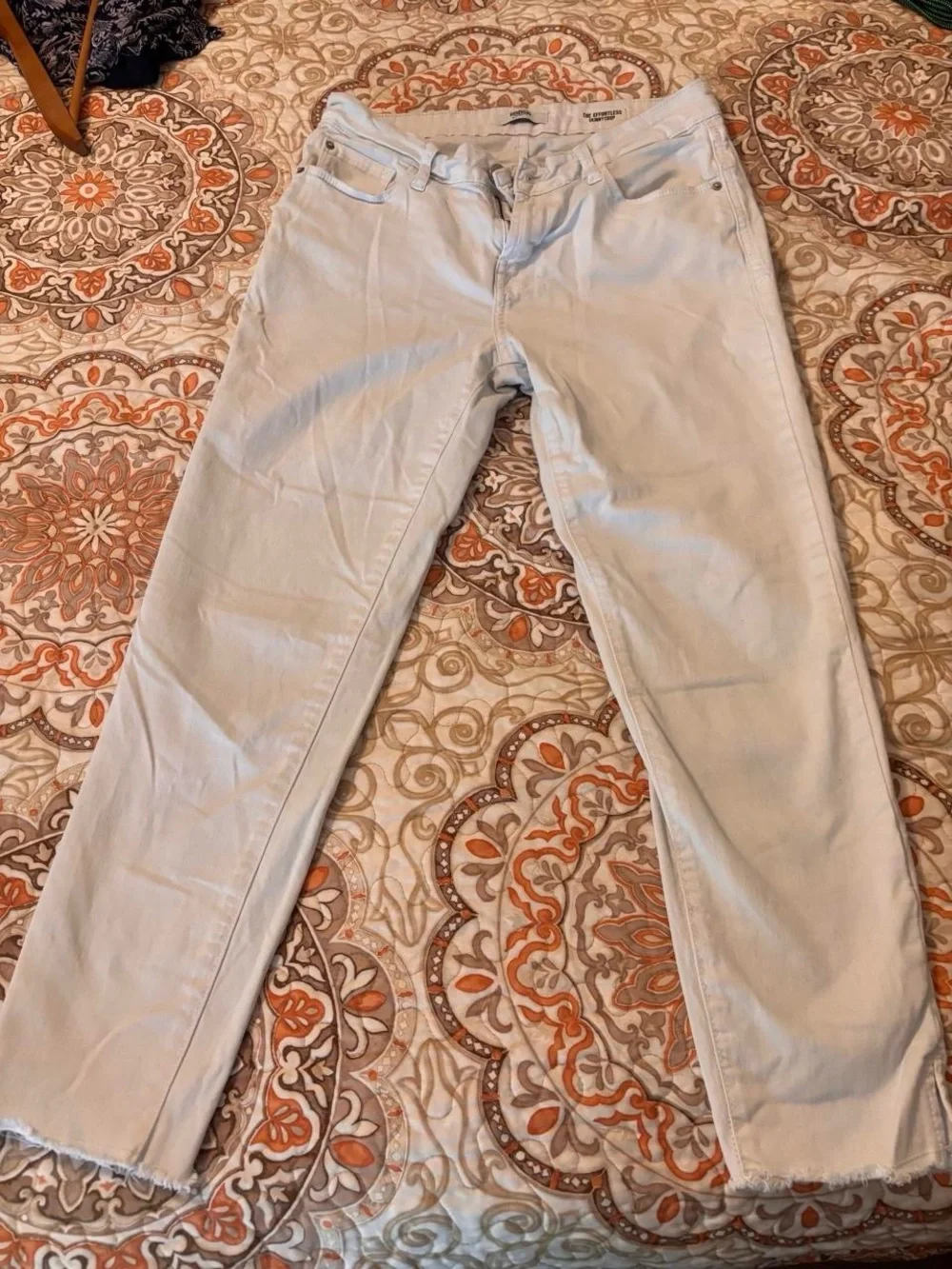 Kensie Pale Blue Straight-Leg Jeans